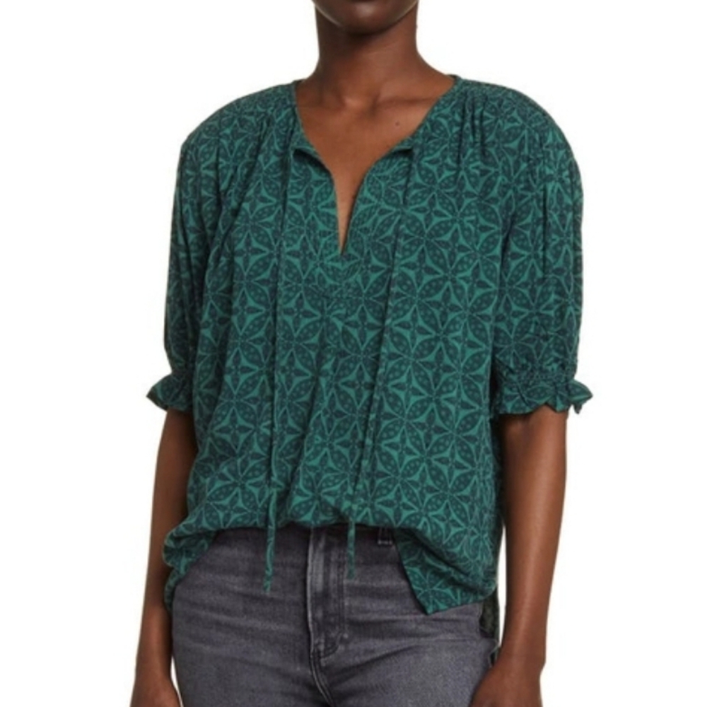 Treasure & Bond Green Patterned Women's Top